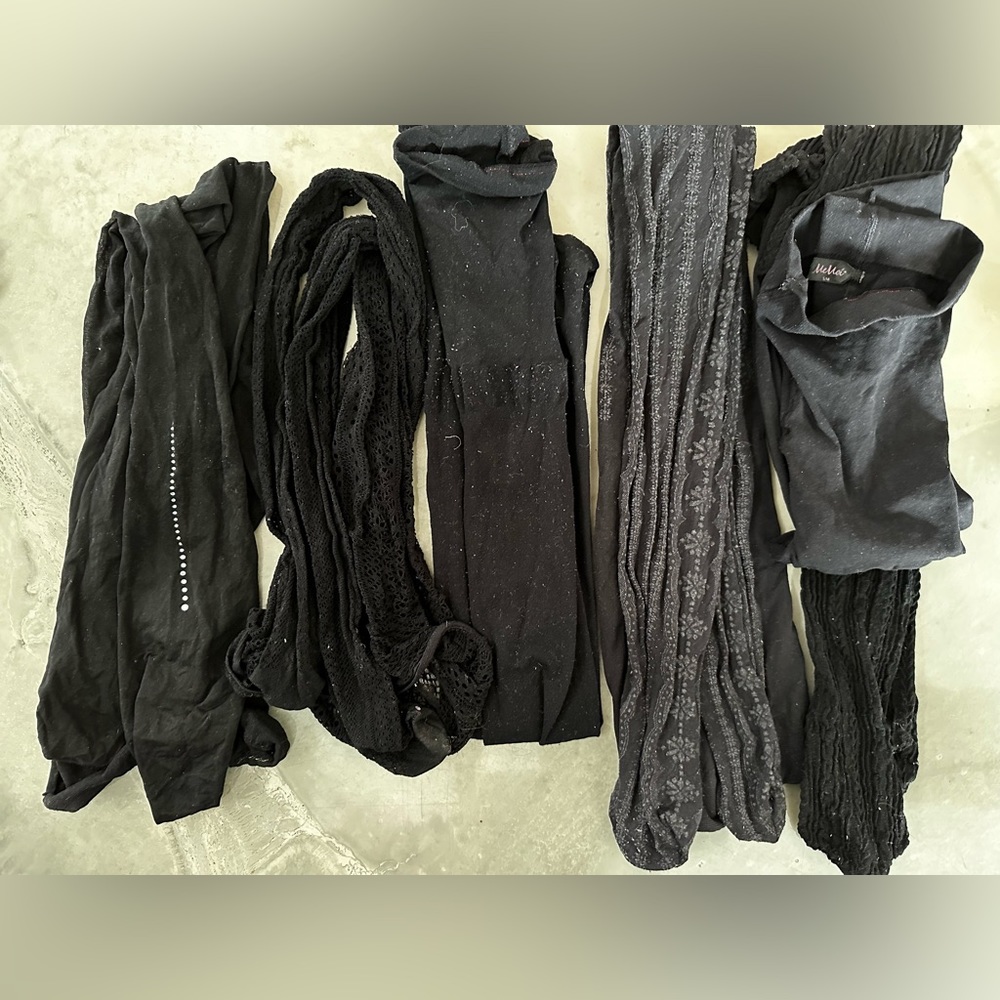5 woman tights size small-medium